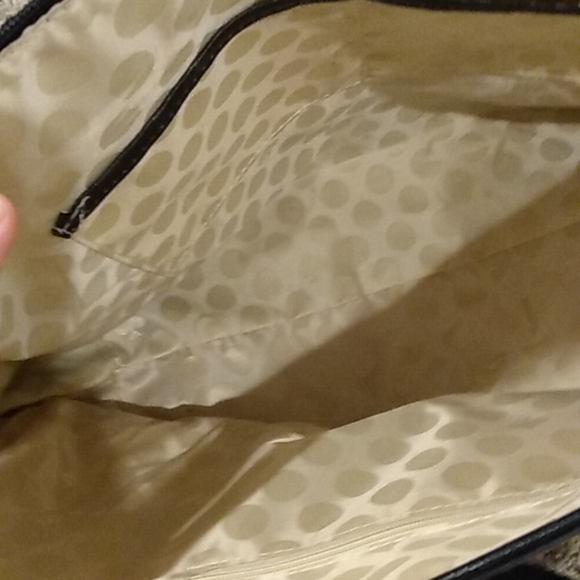 I am selling a sunflower purse - Picture 4 of 4